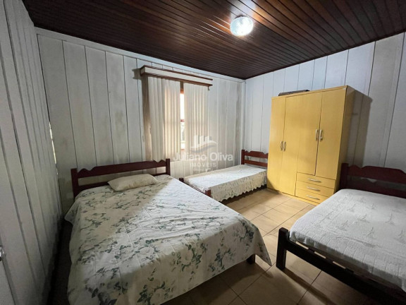 Imagem Casa com 3 Quartos à Venda, 184 m² em Barra Do Sai - Itapoá