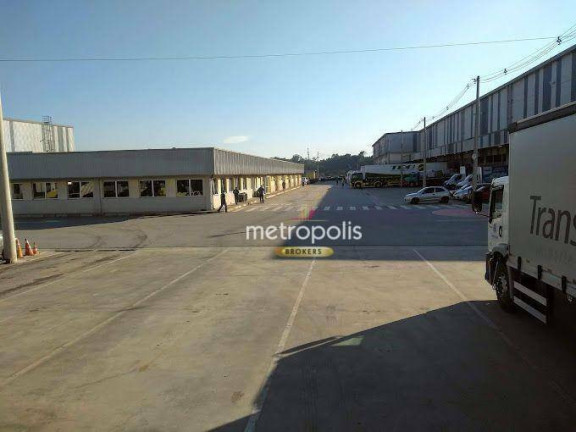 Imagem Galpão para Alugar, 10.032 m² em Parque Industrial Ramos De Freitas - Embu Das Artes Imagem Galpão para Alugar, 10.032 m² em Parque Industrial Ramos De Freitas - Embu Das Artes