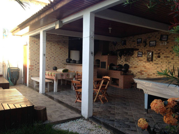 Imagem Casa com 3 Quartos à Venda, 250 m² em Parque Jóquei Club - Campos Dos Goytacazes
