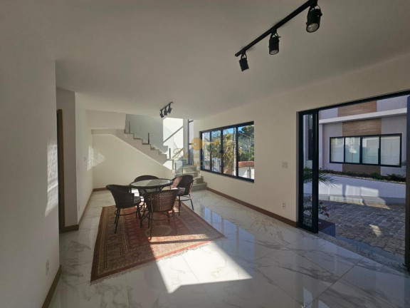 Imagem Casa com 4 Quartos à Venda, 148 m² em Várzea - Teresópolis