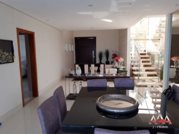 Imagem Casa com 4 Quartos à Venda, 440 m² em Jardim Itália - Cuiabá