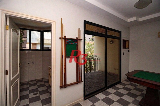 Imagem Sobrado com 3 Quartos para Alugar, 240 m² em Gonzaga - Santos