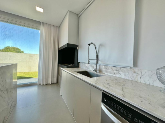 Imagem Casa com 4 Quartos à Venda, em -- - Capao Da Canoa Imagem Casa com 4 Quartos à Venda, em -- - Capao Da Canoa