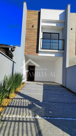Casa com 3 Quartos à Venda, 109 m² em Vila Nova - Joinville