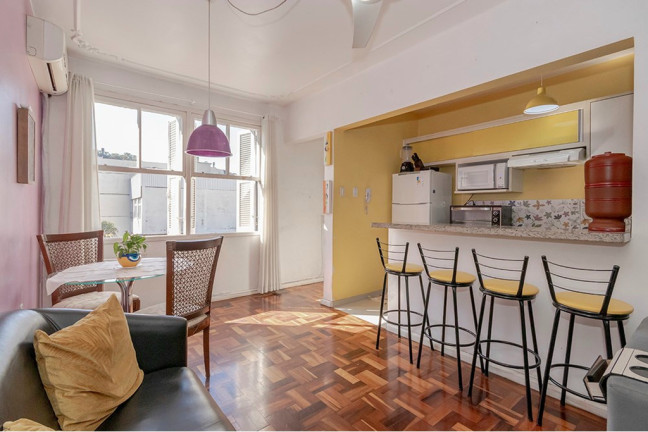 Imagem Apartamento com 2 Quartos à Venda, 73 m² em Santana - Porto Alegre