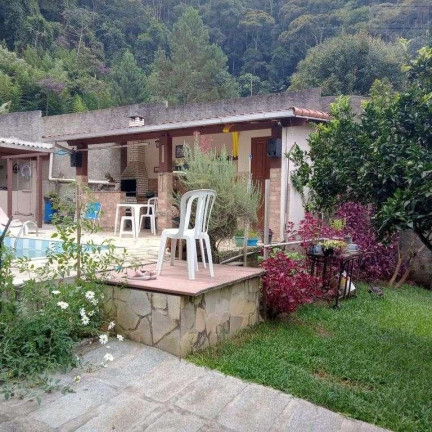 Casa com 3 Quartos à Venda, 500 m² em Vale Do Paraíso - Teresópolis