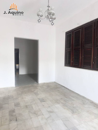 Imagem Casa com 4 Quartos à Venda, 174 m² em Fátima - Fortaleza Imagem Casa com 4 Quartos à Venda, 174 m² em Fátima - Fortaleza