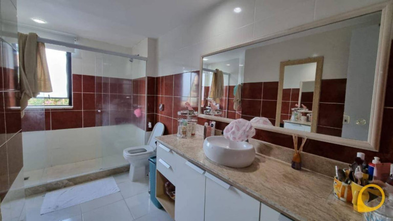 Imagem Apartamento com 3 Quartos à Venda, 256 m²