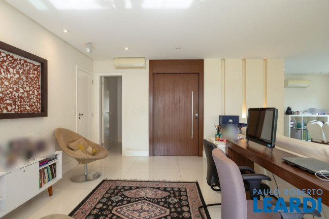 Imagem Apartamento com 4 Quartos à Venda, 235 m² em Aclimação - São Paulo Imagem Apartamento com 4 Quartos à Venda, 235 m² em Aclimação - São Paulo