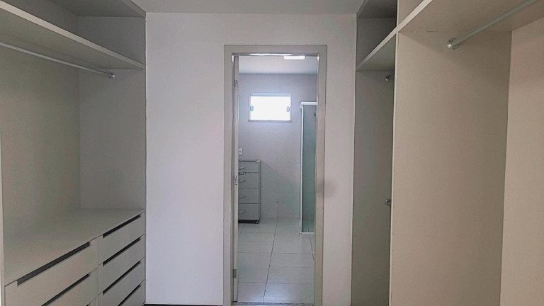 Imagem Casa com 4 Quartos à Venda, 366 m² em Eusébio - Eusébio