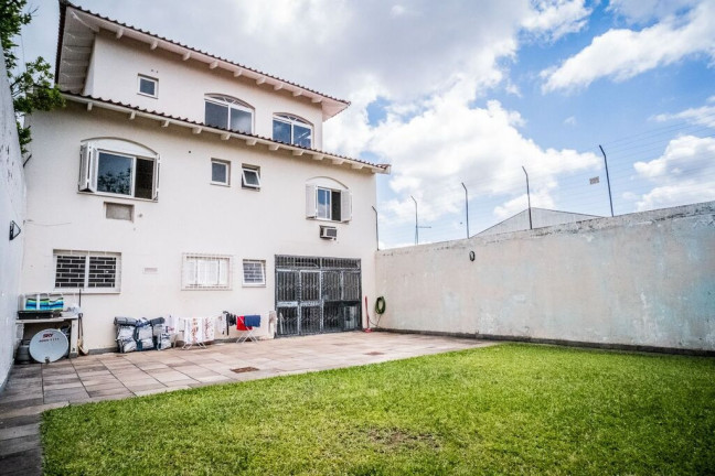 Imagem Casa com 3 Quartos à Venda, 380 m² em Vila Ipiranga - Porto Alegre