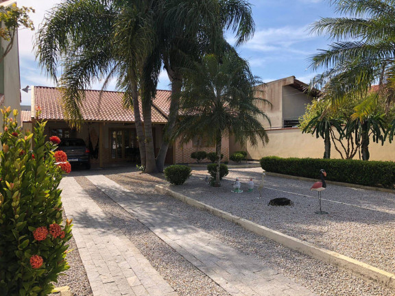 Imagem Casa com 3 Quartos à Venda, 455 m² em Universitário - Tijucas