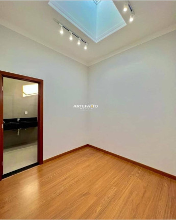 Imagem Casa com 3 Quartos à Venda, 275 m²