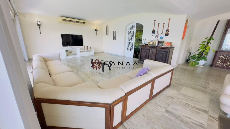 Casa com 8 Quartos à Venda, 500 m² em Mombaça - Angra Dos Reis
