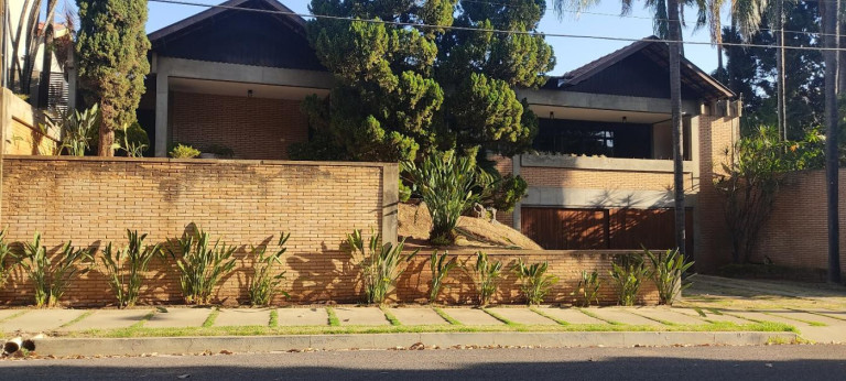 Casa com 3 Quartos à Venda, 277 m² em Centro - Birigui