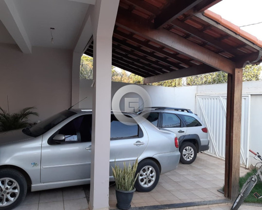 Imagem Sobrado com 4 Quartos à Venda, em Major Prates - Montes Claros Imagem Sobrado com 4 Quartos à Venda, em Major Prates - Montes Claros