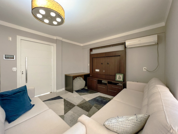 Casa com 4 Quartos à Venda, 290 m² em Estreito - Florianópolis