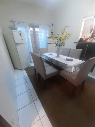 Imagem Casa com 3 Quartos à Venda, 125 m² em Vila Jaboticabeira - Taubaté Imagem Casa com 3 Quartos à Venda, 125 m² em Vila Jaboticabeira - Taubaté