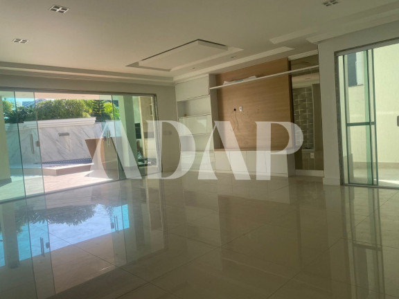 Imagem Casa com 3 Quartos à Venda, 200 m² em Recreio Dos Bandeirantes - Rio De Janeiro Imagem Casa com 3 Quartos à Venda, 200 m² em Recreio Dos Bandeirantes - Rio De Janeiro