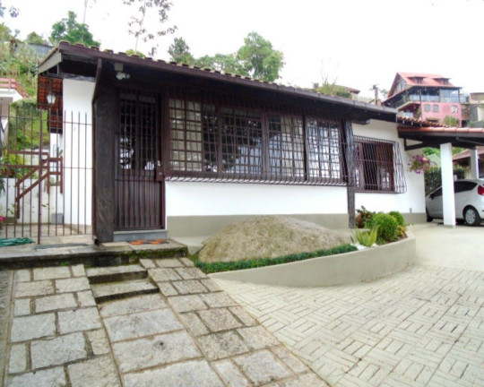 Casa com 5 Quartos à Venda, 300 m² em Iucas - Teresópolis