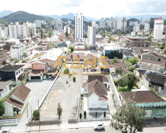 Imagem Terreno à Venda, 1.068 m² em Anita Garibaldi - Joinville Imagem Terreno à Venda, 1.068 m² em Anita Garibaldi - Joinville