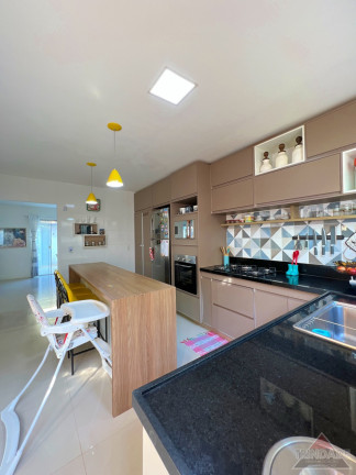 Imagem Casa com 5 Quartos à Venda, 250 m² em Vargem Grande - Rio De Janeiro
