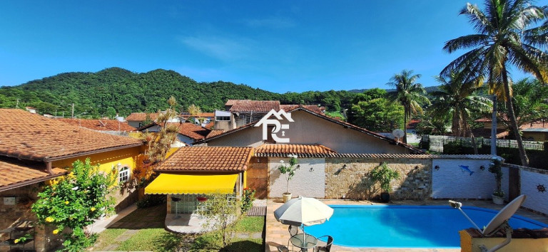 Imagem Casa com 3 Quartos à Venda, 470 m² em Serra Grande - Niterói Imagem Casa com 3 Quartos à Venda, 470 m² em Serra Grande - Niterói