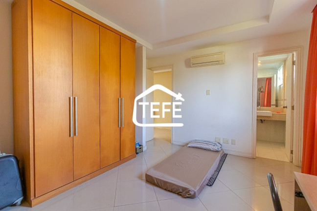 Imagem Casa com 5 Quartos à Venda, 566 m² em Barra Da Tijuca - Rio De Janeiro Imagem Casa com 5 Quartos à Venda, 566 m² em Barra Da Tijuca - Rio De Janeiro