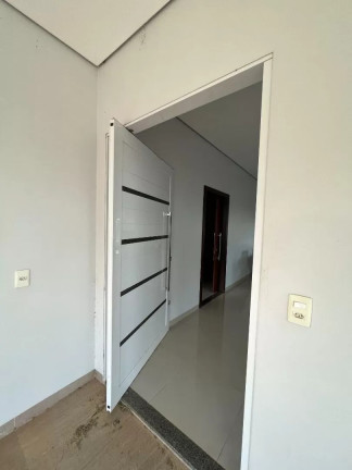 Imagem Casa com 3 Quartos à Venda, 238 m² em Setor Industrial - Sinop