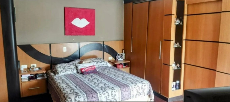 Imagem Casa com 5 Quartos à Venda, 540 m² em Uberaba - Curitiba