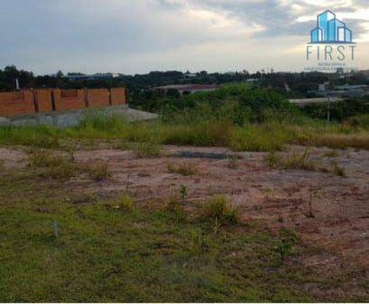 Terreno à Venda, 250 m² em Jardim Niero - Louveira
