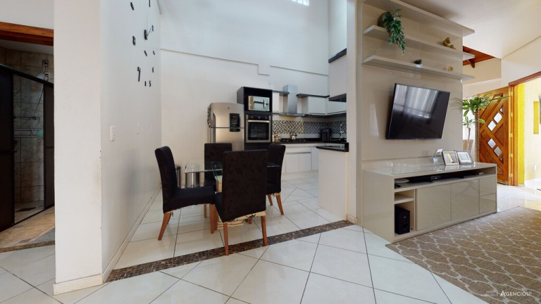 Imagem Casa com 3 Quartos à Venda, 300 m² em Parque Dos Maias - Porto Alegre