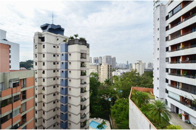 Imagem Imóvel com 4 Quartos à Venda, em Real Parque - São Paulo Imagem Imóvel com 4 Quartos à Venda, em Real Parque - São Paulo