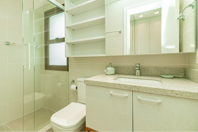Imagem Apartamento com 3 Quartos à Venda, 153 m² em Menino Deus - Porto Alegre Imagem Apartamento com 3 Quartos à Venda, 153 m² em Menino Deus - Porto Alegre