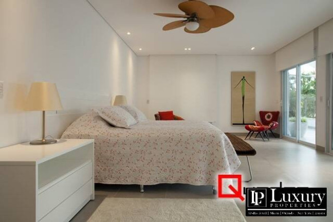 Imagem Casa com 9 Quartos à Venda, 1.535 m² em Tabatinga - Caraguatatuba Imagem Casa com 9 Quartos à Venda, 1.535 m² em Tabatinga - Caraguatatuba