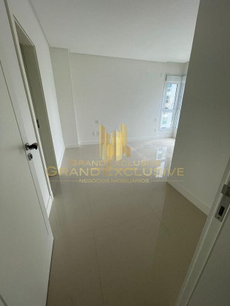 Imagem Apartamento com 3 Quartos à Venda, 121 m² em Centro - Balneário Camboriú Imagem Apartamento com 3 Quartos à Venda, 121 m² em Centro - Balneário Camboriú