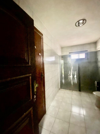 Imagem Sobrado com 5 Quartos à Venda, 420 m² em Bacacheri - Curitiba