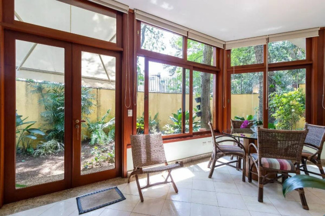 Imagem Casa com 4 Quartos à Venda, 440 m² em Jardim Prudência - São Paulo