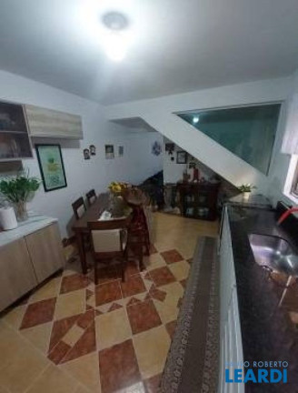 Imagem Sobrado com 3 Quartos à Venda, 269 m² em Vila Floresta - Santo André Imagem Sobrado com 3 Quartos à Venda, 269 m² em Vila Floresta - Santo André