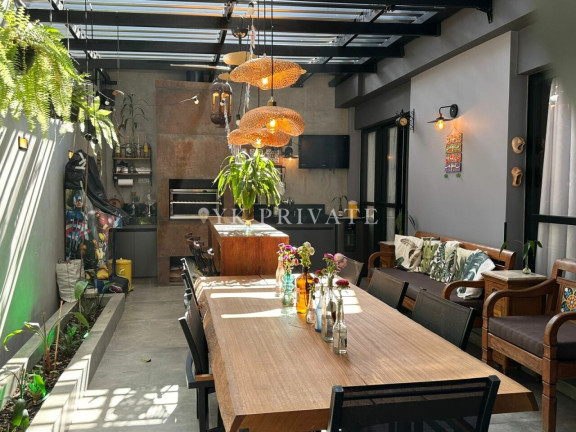 Imagem Sobrado com 4 Quartos à Venda, 250 m² em Moema - São Paulo