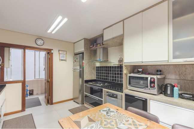 Imagem Casa de Condomínio com 4 Quartos à Venda, 238 m²