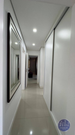 Imagem Apartamento com 3 Quartos à Venda, 132 m² em Centro - Balneário Camboriú Imagem Apartamento com 3 Quartos à Venda, 132 m² em Centro - Balneário Camboriú