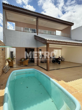 Casa com 3 Quartos à Venda, 235 m² em Areia Branca - Petrolina