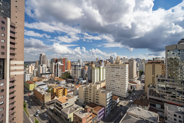 Apartamento com 2 Quartos à Venda, 70 m² em Centro - Curitiba