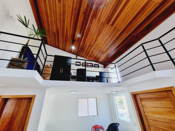 Sobrado com 4 Quartos à Venda, 222 m² em Loteamento Pinheiros De Tremembé - Tremembé