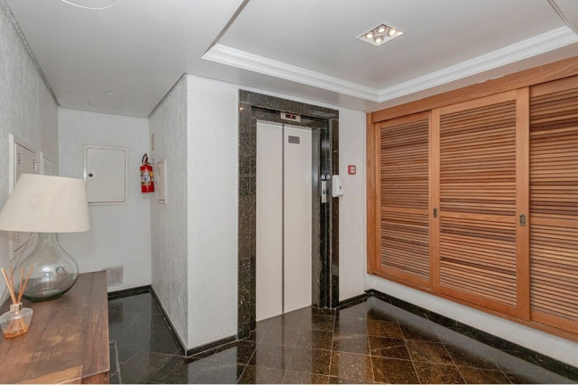 Imagem Imóvel com 3 Quartos à Venda, 124 m² em Jardim Itu - Porto Alegre Imagem Imóvel com 3 Quartos à Venda, 124 m² em Jardim Itu - Porto Alegre
