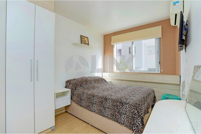 Imagem Apartamento com 2 Quartos à Venda, 56 m² em Camaquã - Porto Alegre