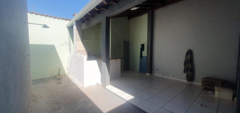 Imagem Casa com 2 Quartos à Venda, 200 m² em Jardim Universitário - Cuiabá