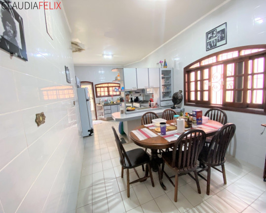 Imagem Imóvel com 3 Quartos à Venda, 358 m² em Canto Do Forte - Praia Grande Imagem Imóvel com 3 Quartos à Venda, 358 m² em Canto Do Forte - Praia Grande