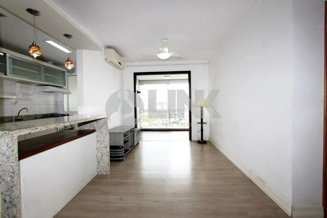 Apartamento com 2 Quartos à Venda, 69 m² em Passo Da Areia - Porto Alegre